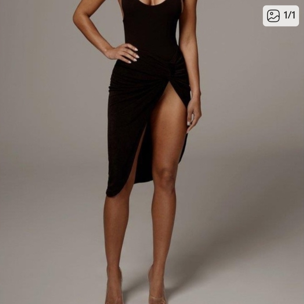 Black Twist-Side High-Slit Midi Skirt